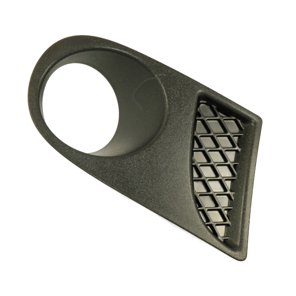 Maskownica reflektora przeciwmgielnego w zderzaku prawa