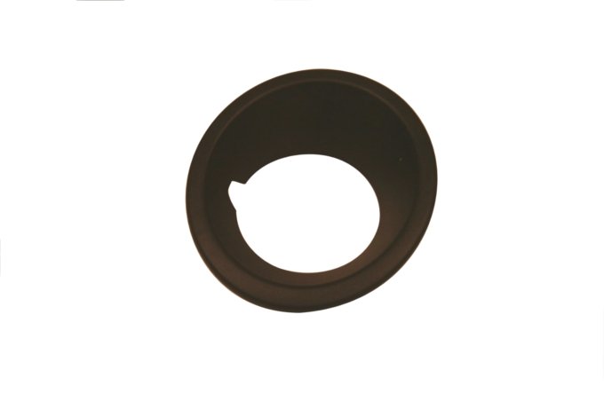 Maskownica reflektora przeciwmgielnego w zderzaku Discovery 3 do 2008 (VIN: 8A999999) lewa