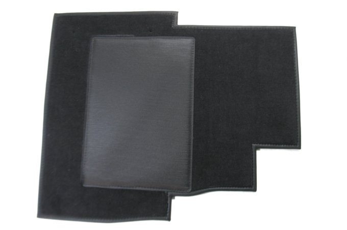 Dywanik welurowy przód lewy Defender TD5 od 2003 (VIN 3A647097) Ebony Black