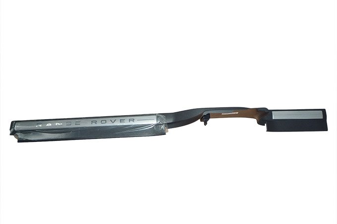 Listwa progu przy słupku "B" wewnętrzna lewa RR Sport od 2008 (VIN:8A000001) do 2009 (VIN:9A999999) (Ebony carpet, z napisem "RANGE ROVER")