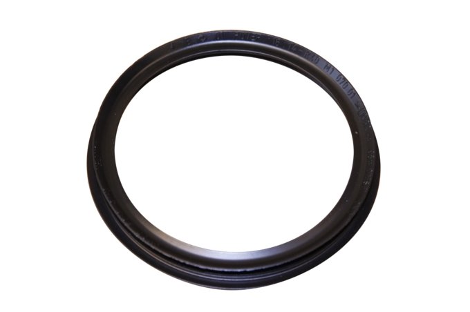 Uszczelka pompy paliwa w zbiorniku plastikowym