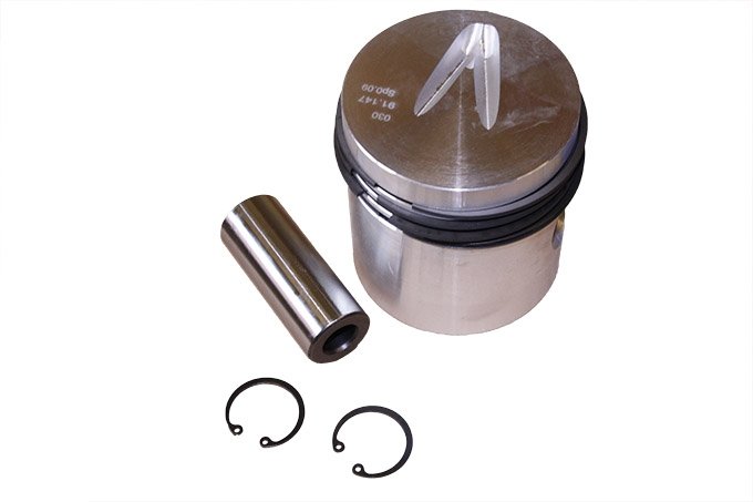 Tłok kompletny z pierścieniami 2,25 diesel (+30)