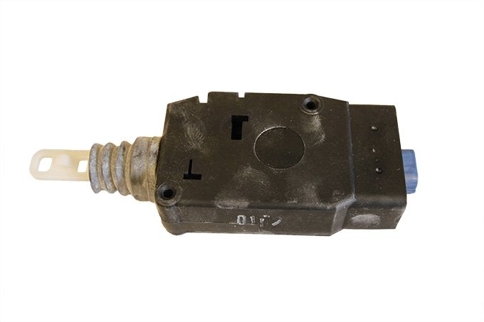 Siłownik zamka drzwi przód lewe Defender od 2002