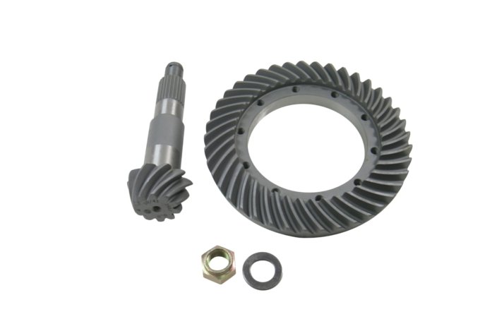 Wałek ataku z kołem talerzowym (4,1) Defender / Discovery / RR przód