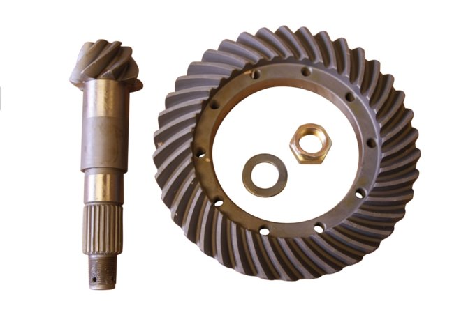 Wałek ataku z kołem talerzowym (4,75) Defender / Discovery / RR przód