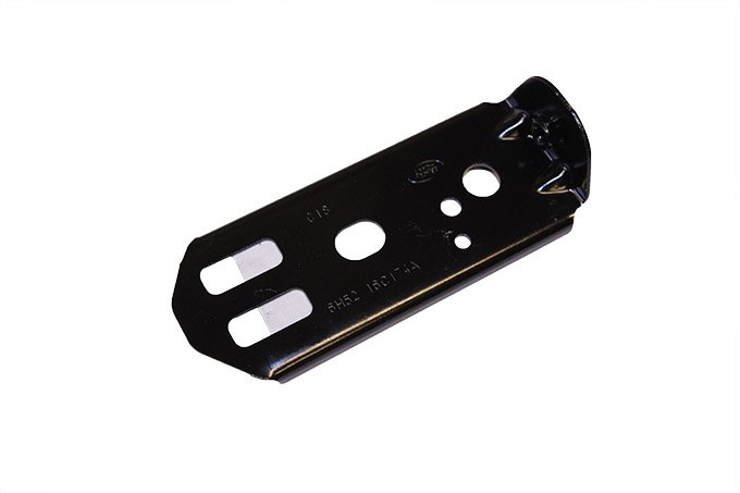 Uchwyt mocowania błotnika przód prawy/lewy Freelander 2