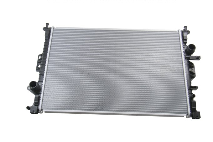 Chłodnica wody Discovery Sport benzyna 2,0 GTDI / diesel 2,2 (automat) / Freelander 2 benzyna 2,0 GTDI/3,2 benzyna / diesel 2,2 (automat) / RR Evoque 2,0 GTDI benzyna / diesel 2,2 (automat)