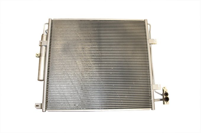 Chłodnica klimatyzacji Discovery 3 4,4 V8 /4,0 V6 / Discovery 4 4,0 V6