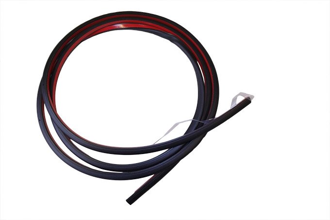 Uszczelka drzwi przód prawe Freelander 2 (na drzwiach)