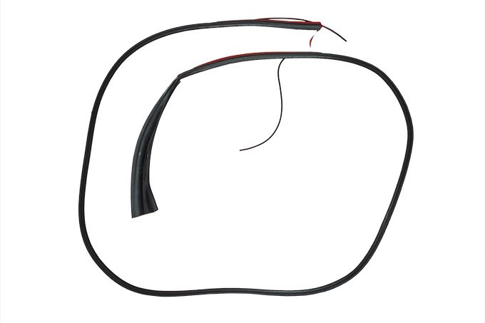 Uszczelka boczna karoseryjna (nad drzwiami) lewa Freelander 2