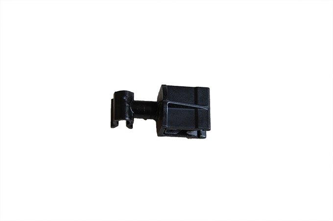 Uchwyt mocowania linki otwierania maski RR Evoque od 2012 (VIN:CH616401) (wymagany przy montażu linki LR051451 w samochodach do (VIN:CH616400)) / Discovery Sport