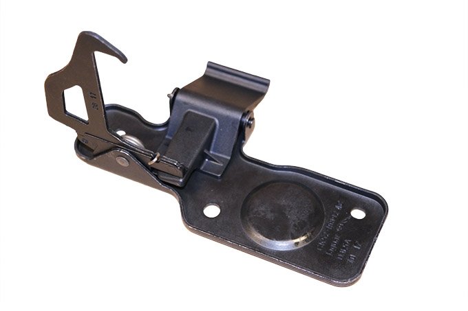 Zabezpieczenie (zaczep) pokrywy silnika Discovery 5 / RR L405