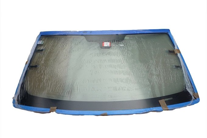 Szyba czołowa Discovery 4 (ogrzewana z czujnikiem deszczu)