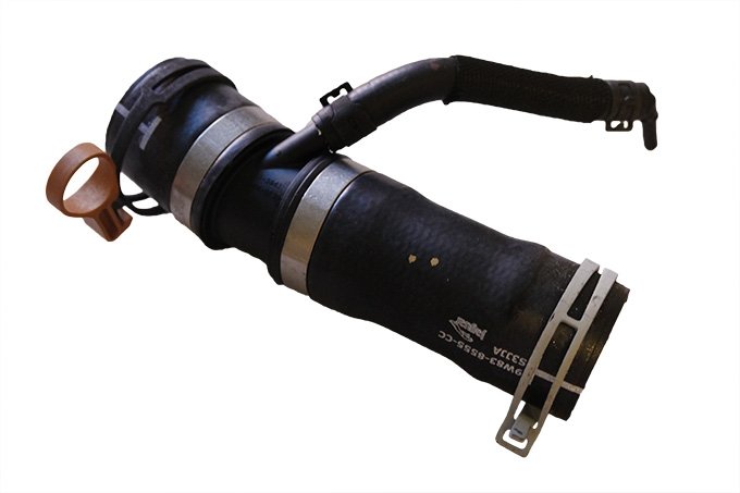 Rura układu chłodzenia (od termostatu) benzyna 3,0 SC V6/5,0 SC V8 Discovery 4 / Discovery 5 / RR L322 / RR L405 / RR Sport / RR Sport od 2014 / RR Velar (przy wymianie LR011856 lub LR012643 trzeba wymienić razem LR045239 i LR049990)