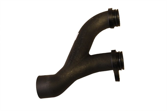 Rura układu chłodzenia do bloku silnika (plastikowa) benzyna 3,0 SC V6 / 5,0 SC V8 Defender 2 / Discovery 4 / Discovery 5 / RR L322 / RR Sport  / RR L405 / RR Sport od 2014 / RR Velar