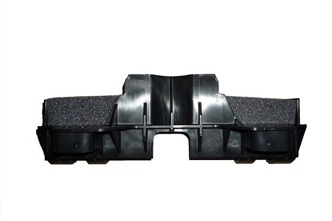 Uchwyt mocowania chłodnicy wody górny benzyna 2,0 AJ200P/3,0 AJ20P6/3,0 SC V6/5,0 V8 / diesel 2,0/3,0 AJ20D6/3,0 V6 (Low MT ROW, Gen2) Discovery 5 / RR L405 / RR Sport od 2014