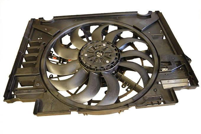 Wentylator chłodnicy z obudową benzyna 2,0 AJ200P/3,0 SC V6 / diesel 3,0 RR Velar (850W)