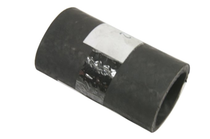 Rura gumowa termostatu TD5 Discovery II (prosta) od 2003 (VIN: 3A828207)