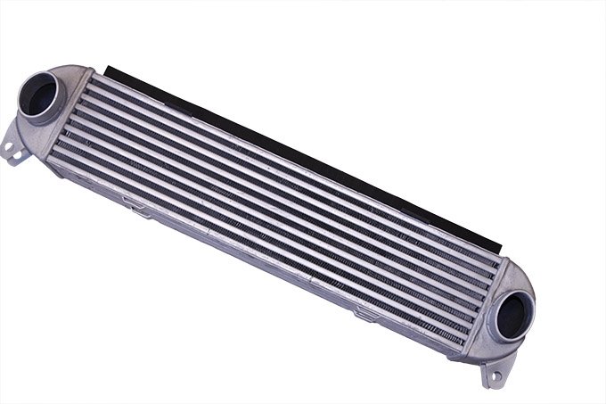 Chłodnica intercooler 2,7 diesel Discovery 3 / Discovery 4