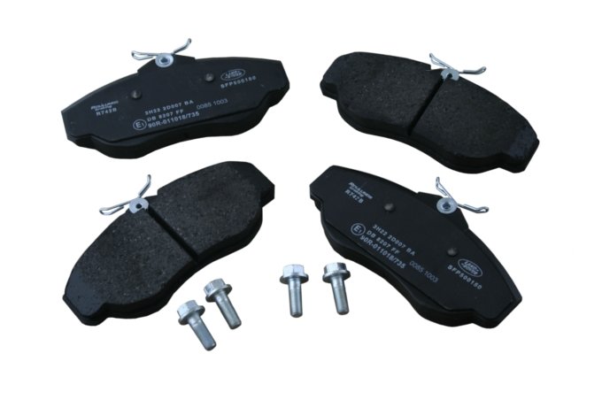 Klocki hamulcowe przód Discovery II / RR P38 (śruby + blaszki)