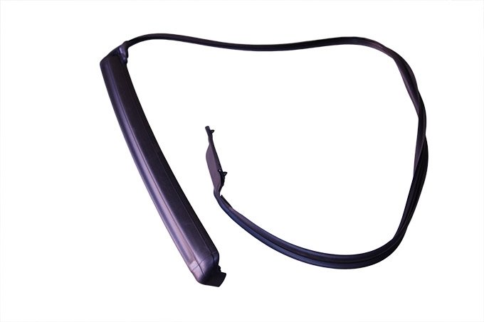 Uszczelka górna szyby drzwi tył prawe (zewnętrzna)