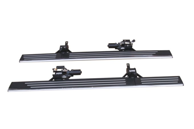 Progi boczne (wysuwane) z kompletem montażowym RR od 2010