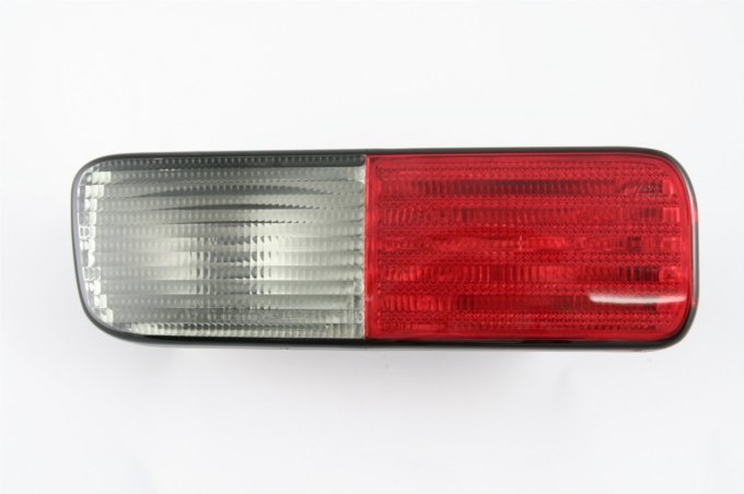 Lampa tył w zderzaku Discovery II od 2003 lewa