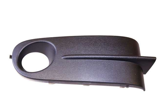 Zaślepka reflektora przeciwmgielnego w zderzaku prawa