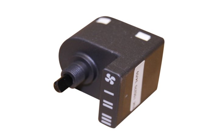 Przełącznik nawiewu dmuchawy Defender od 99 (VIN: XA159807) z klimatyzacją